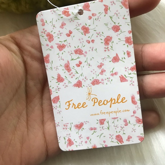 NWT Free People Harlow Cable Knit Beanie - Picture 6 of 6